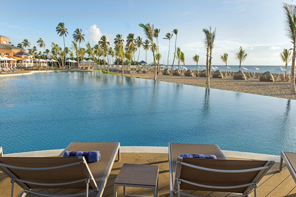 Nickelodeon Hotels & Resorts Punta Cana, Gourmet All Inclusive by Karisma — Swimming pool in Uvero Alto, La Altagracia