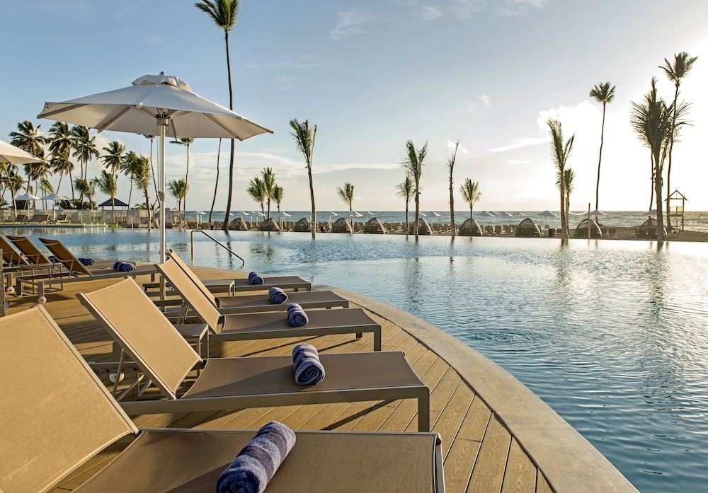 Nickelodeon Hotels & Resorts Punta Cana, Gourmet All Inclusive by Karisma — Swimming pool in Uvero Alto, La Altagracia