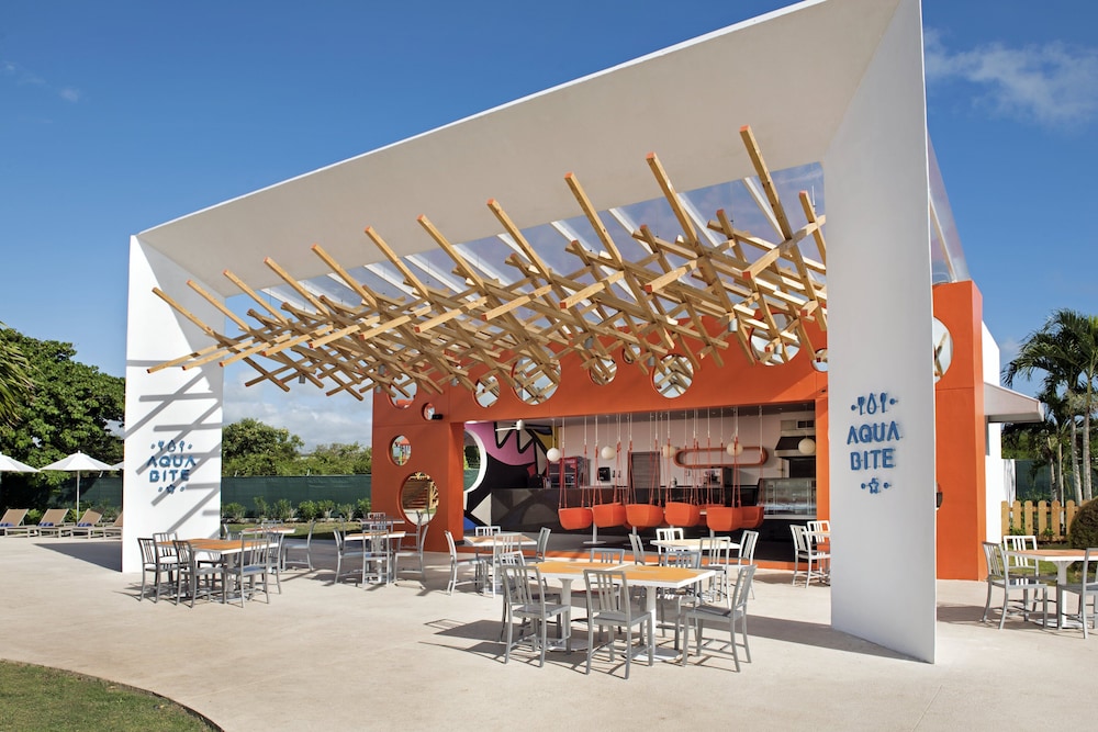 Nickelodeon Hotels & Resorts Punta Cana, Gourmet All Inclusive by Karisma — Restaurant & bars in Uvero Alto, La Altagracia