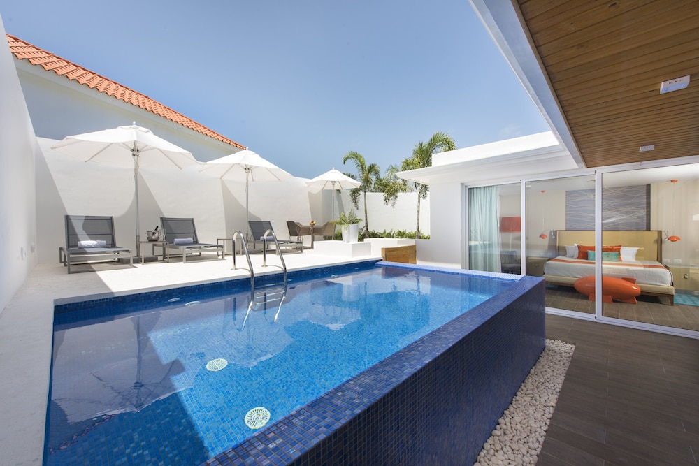 Nickelodeon Hotels & Resorts Punta Cana, Gourmet All Inclusive by Karisma — Swimming pool in Uvero Alto, La Altagracia