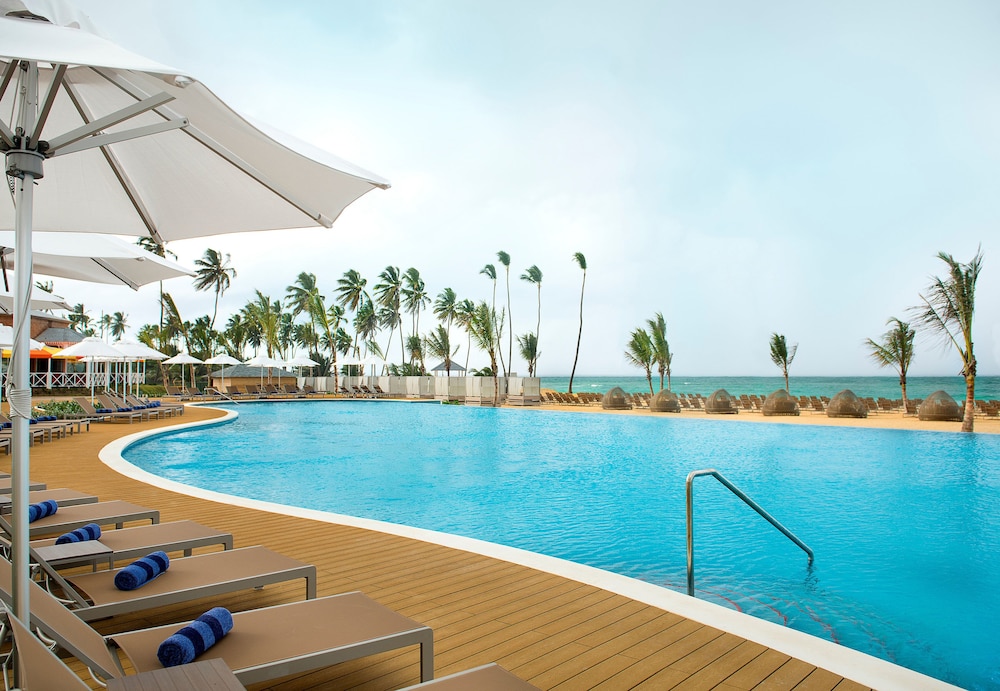 Nickelodeon Hotels & Resorts Punta Cana, Gourmet All Inclusive by Karisma — Swimming pool in Uvero Alto, La Altagracia