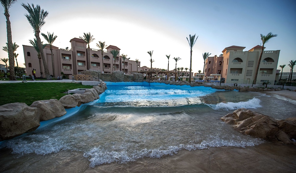 Pickalbatros Aqua Blu Resort - Hurghada — Swimming pool in Hurghada, Red Sea
