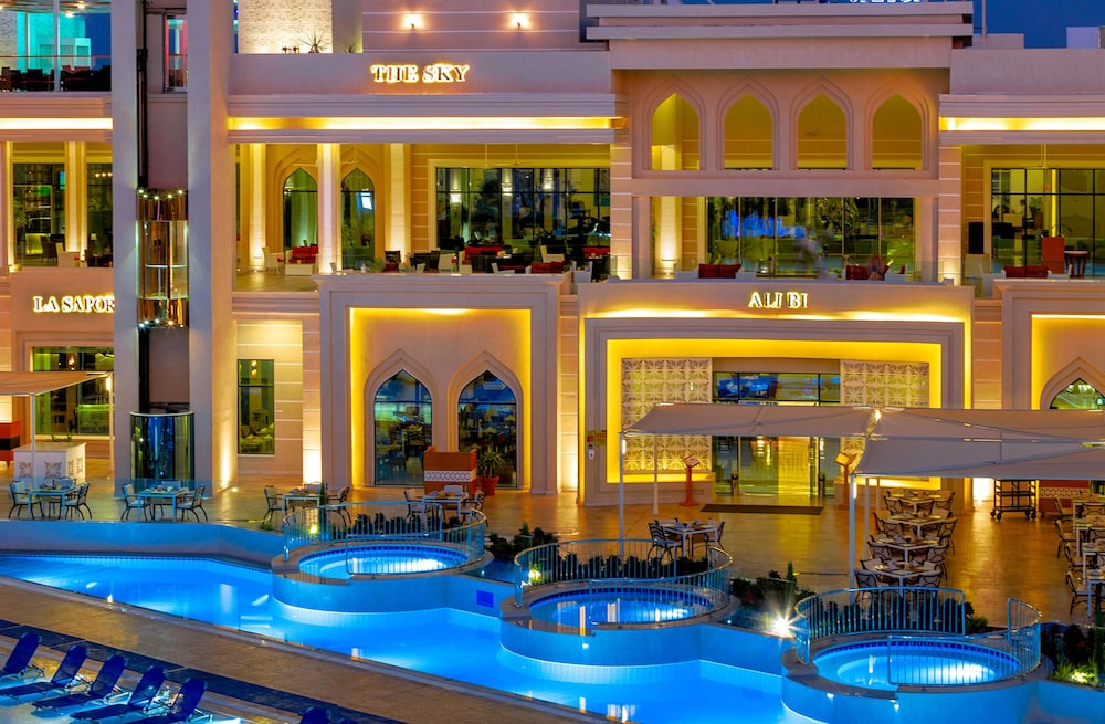Pickalbatros Aqua Blu Resort - Hurghada — Hotel building in Hurghada, Red Sea
