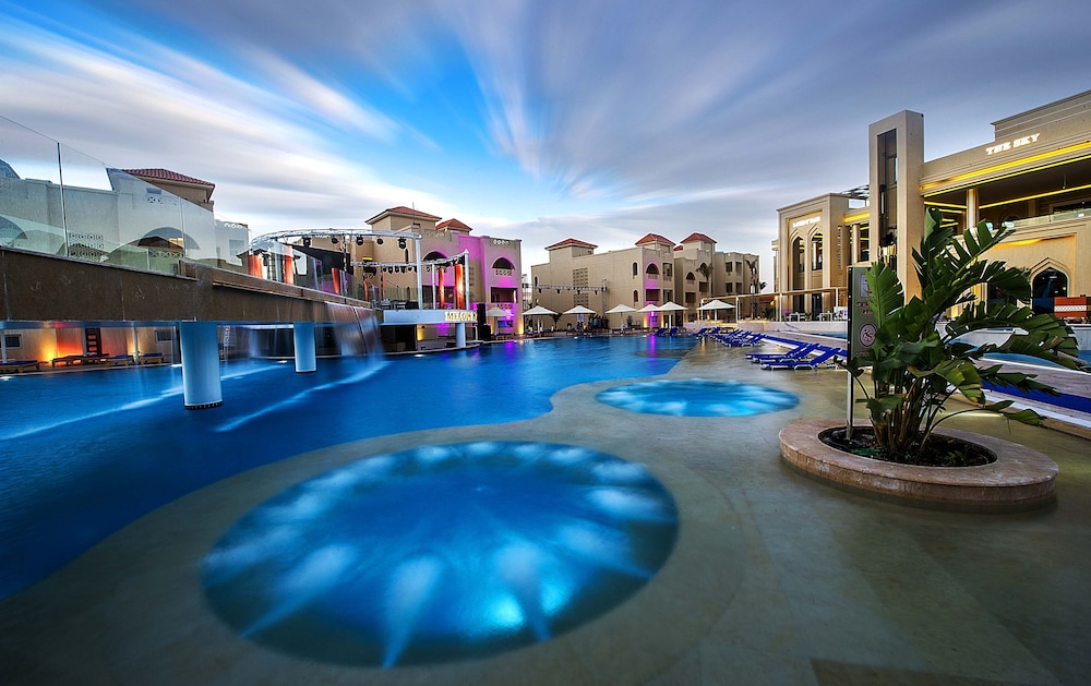 Pickalbatros Aqua Blu Resort - Hurghada — Swimming pool in Hurghada, Red Sea