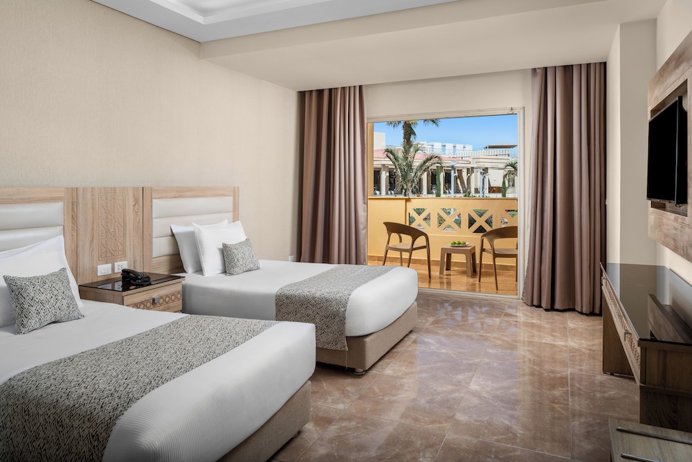Pickalbatros Aqua Blu Resort - Hurghada — Hotel rooms in Hurghada, Red Sea