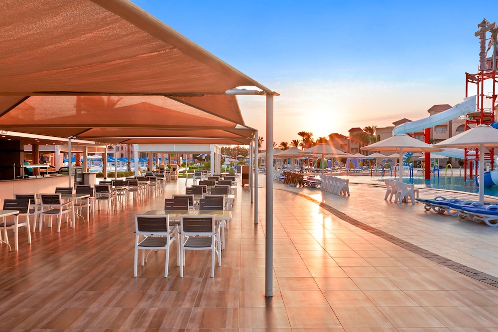 Pickalbatros Aqua Blu Resort - Hurghada — Restaurant & bars in Hurghada, Red Sea