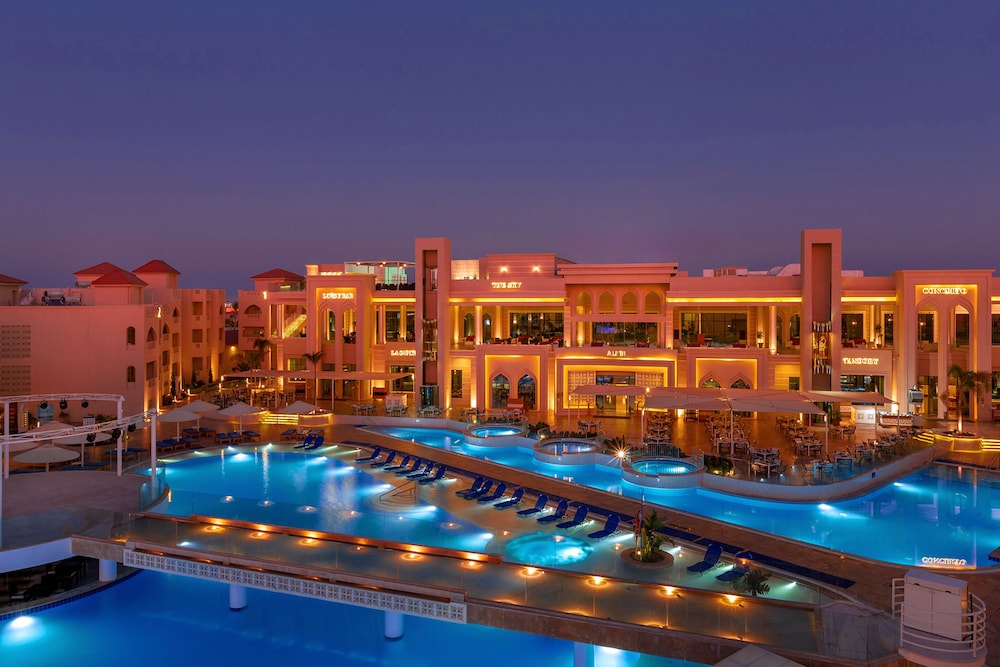 Pickalbatros Aqua Blu Resort - Hurghada — Swimming pool in Hurghada, Red Sea