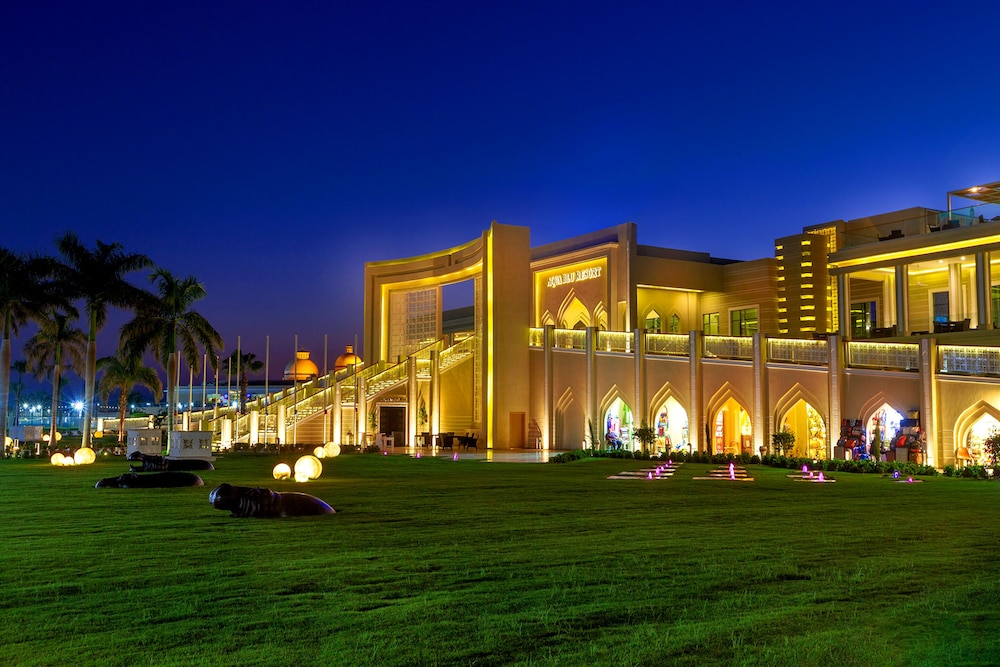 Pickalbatros Aqua Blu Resort - Hurghada — Hotel building in Hurghada, Red Sea