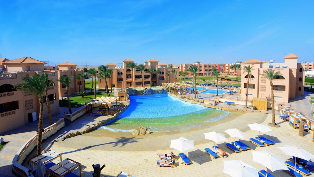 Pickalbatros Aqua Blu Resort - Hurghada — Swimming pool in Hurghada, Red Sea