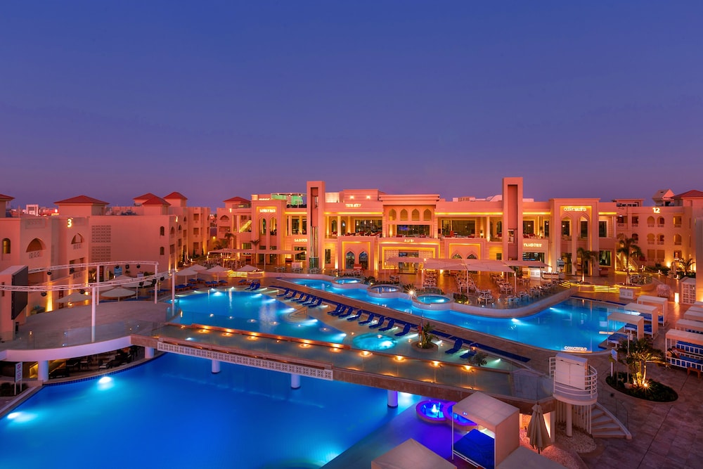 Pickalbatros Aqua Blu Resort - Hurghada — Swimming pool in Hurghada, Red Sea