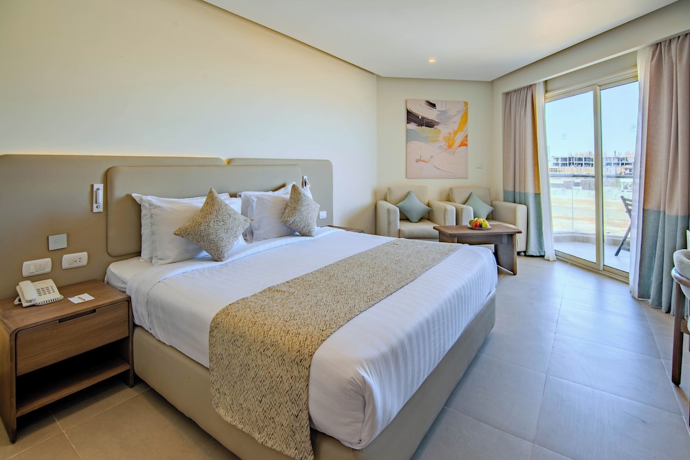 SUNRISE Alora Aqua Park Resort — Hotel rooms in Hurghada, Red Sea