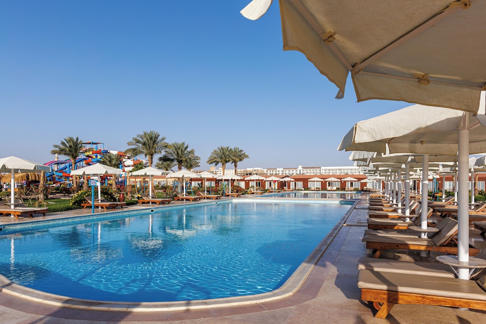 SUNRISE Alora Aqua Park Resort — Swimming pool in Hurghada, Red Sea