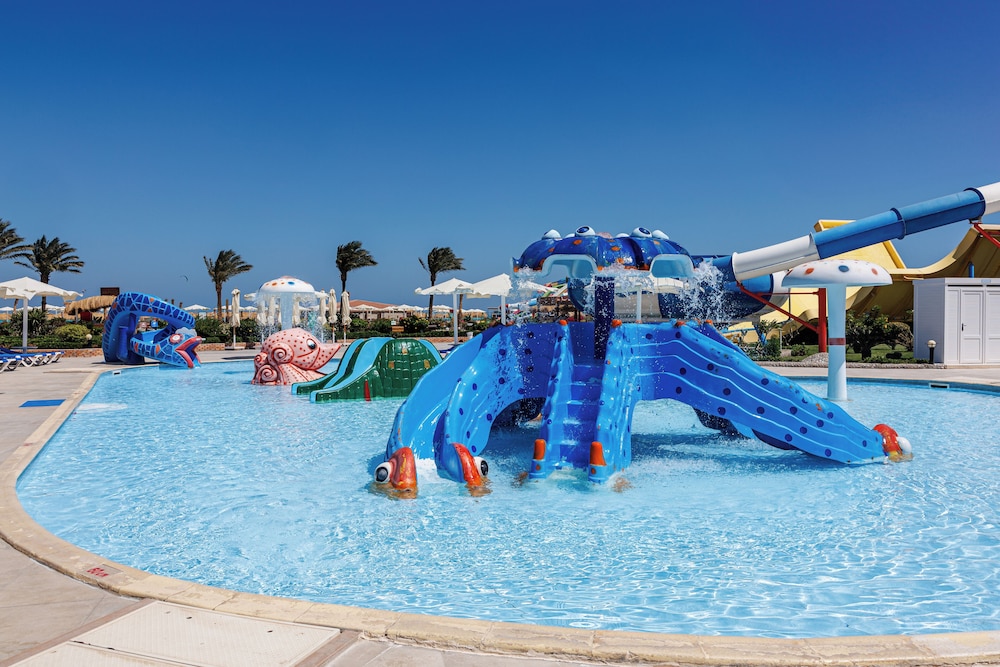 SUNRISE Alora Aqua Park Resort — Swimming pool in Hurghada, Red Sea