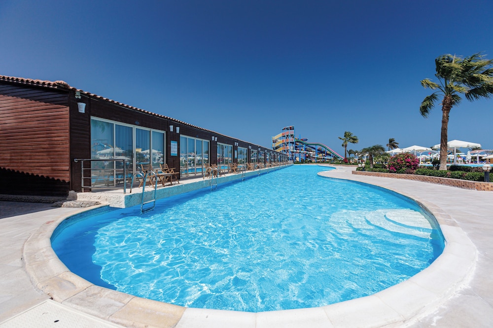 SUNRISE Alora Aqua Park Resort — Swimming pool in Hurghada, Red Sea