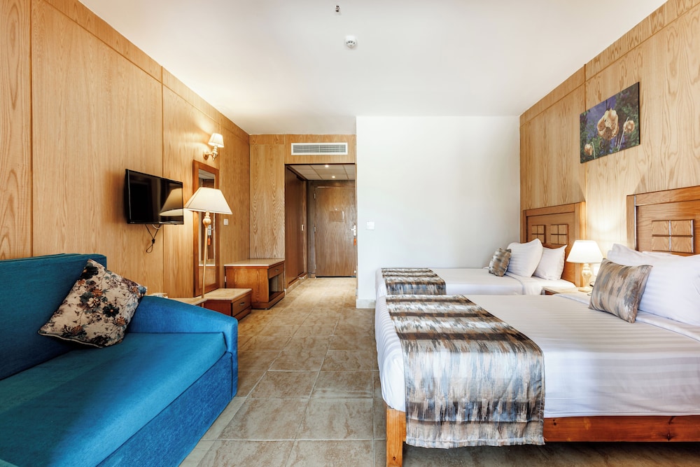 SUNRISE Alora Aqua Park Resort — Hotel rooms in Hurghada, Red Sea