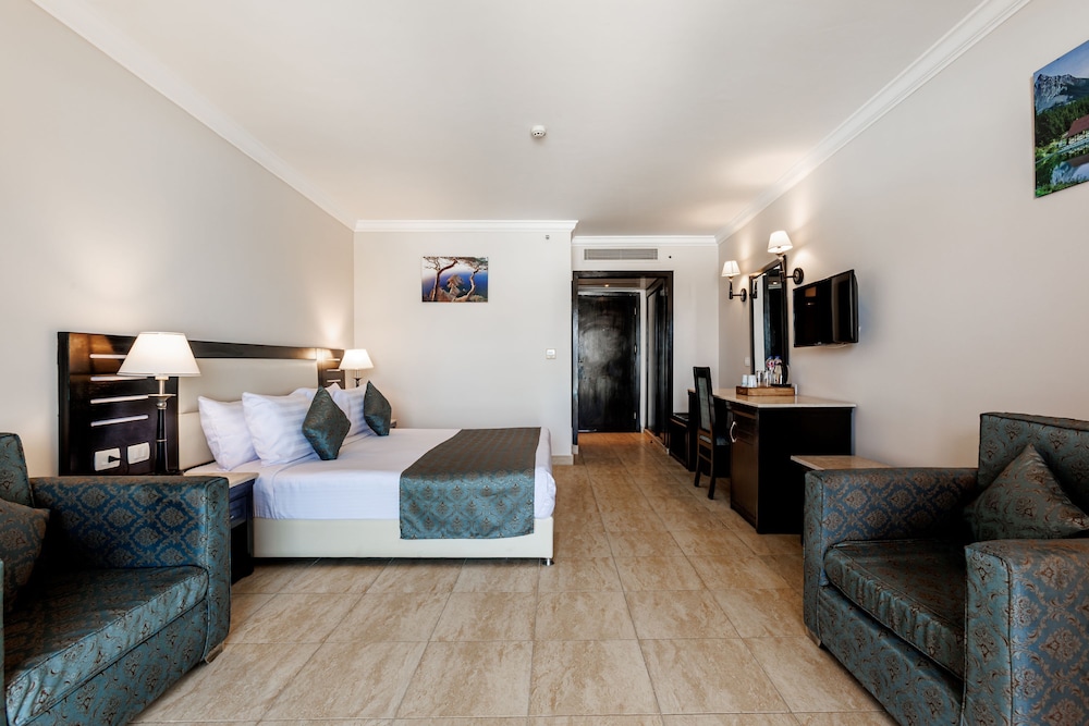 SUNRISE Alora Aqua Park Resort — Hotel rooms in Hurghada, Red Sea