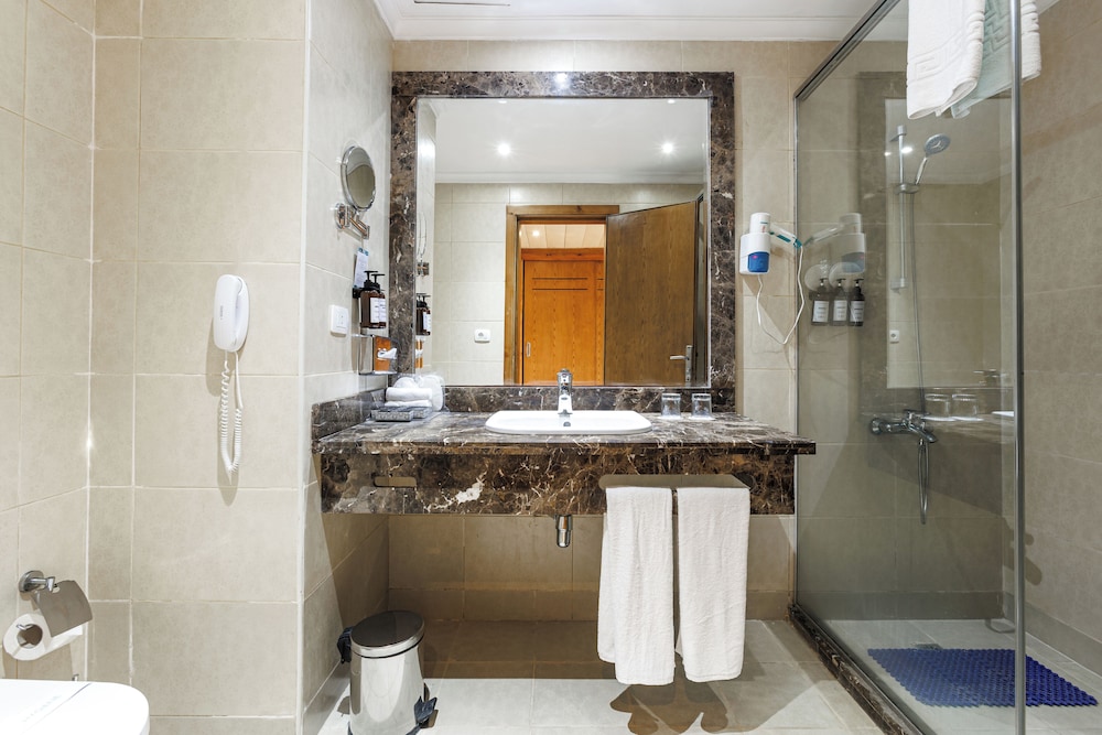 SUNRISE Alora Aqua Park Resort — Hotel rooms in Hurghada, Red Sea