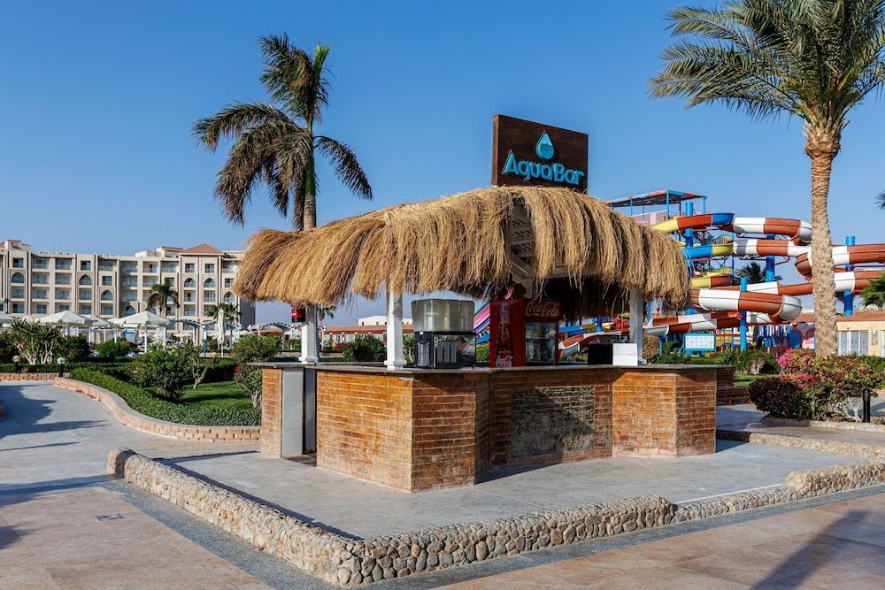 SUNRISE Alora Aqua Park Resort — Restaurant & bars in Hurghada, Red Sea