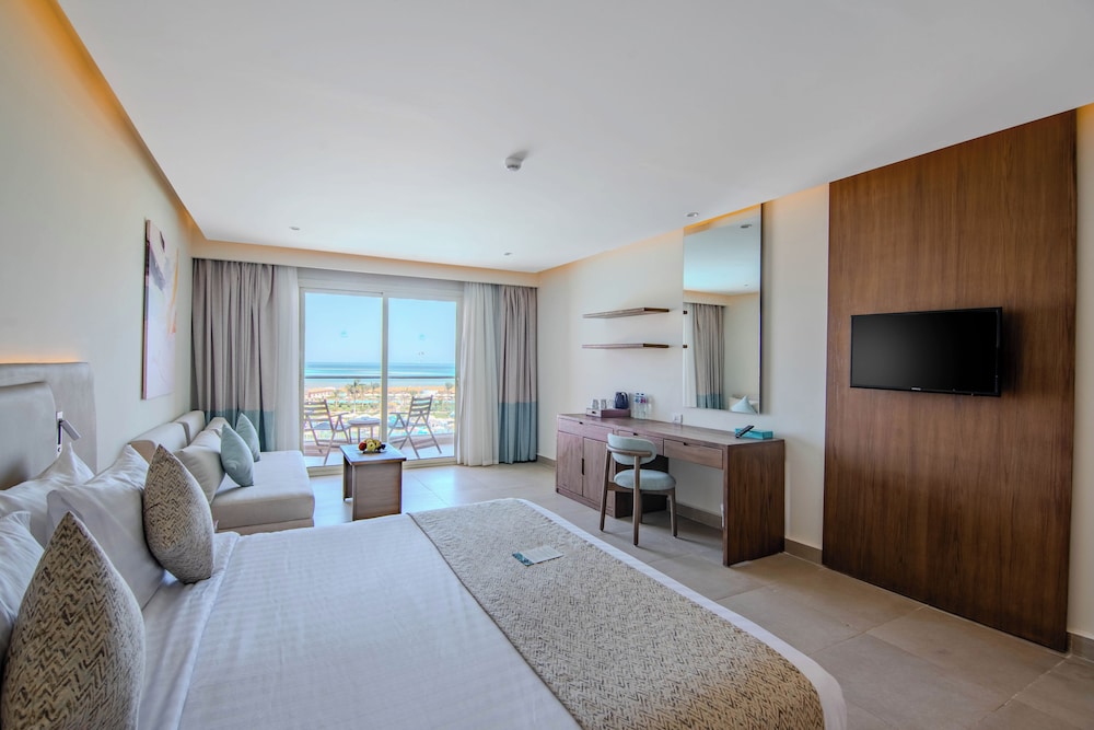 SUNRISE Alora Aqua Park Resort — Hotel rooms in Hurghada, Red Sea