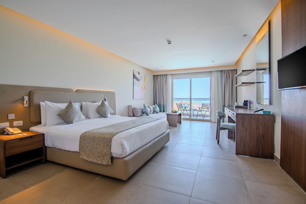 SUNRISE Alora Aqua Park Resort — Hotel rooms in Hurghada, Red Sea