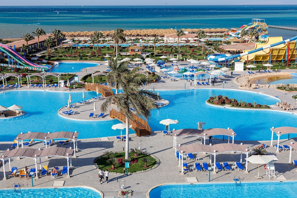 SUNRISE Alora Aqua Park Resort — Swimming pool in Hurghada, Red Sea