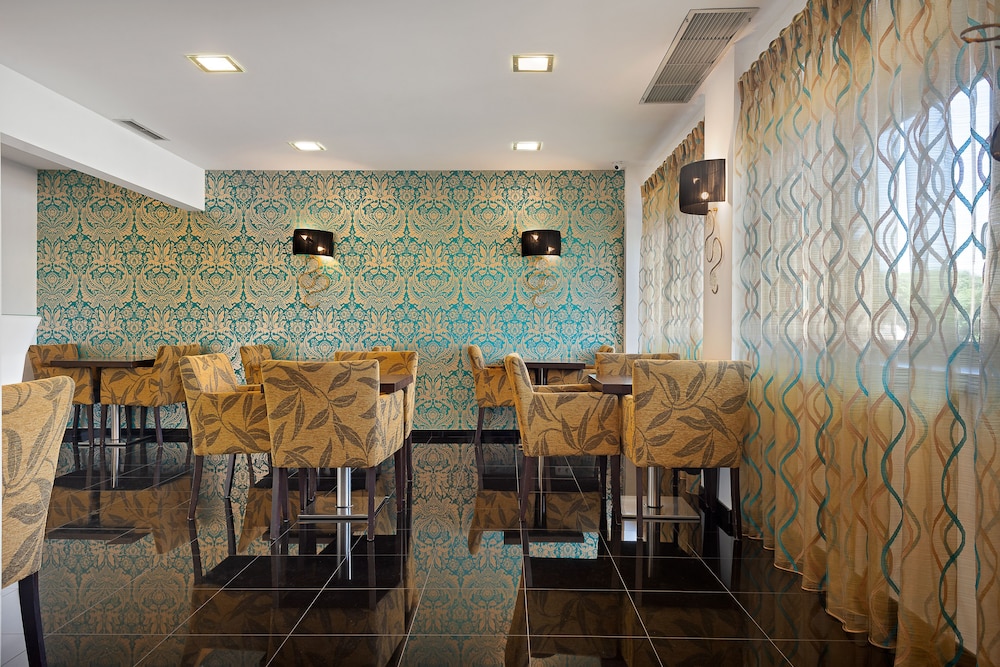 Hotel DAH - Dom Afonso Henriques — Restaurant & bars in Lisbon, Lisboa