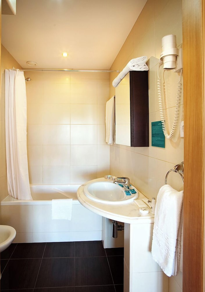 Hotel DAH - Dom Afonso Henriques — Hotel rooms in Lisbon, Lisboa