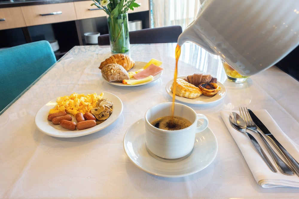 Hotel DAH - Dom Afonso Henriques — Restaurant & bars in Lisbon, Lisboa