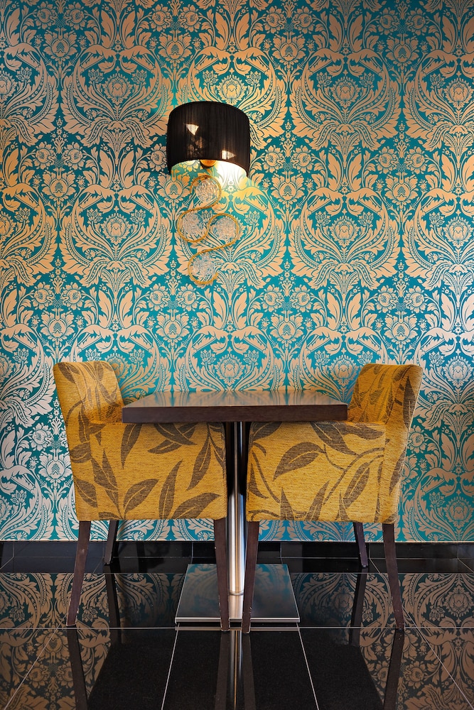 Hotel DAH - Dom Afonso Henriques — Restaurant & bars in Lisbon, Lisboa