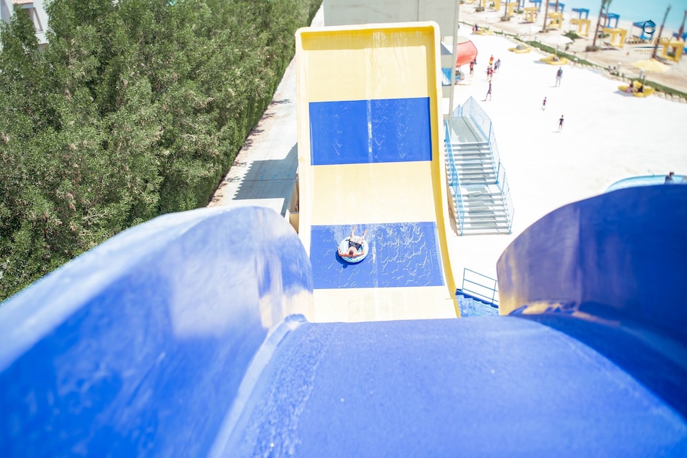Gravity Hotel & Aqua Park Hurghada  Families and Couples Only — Swimming pool in Hurghada, Red Sea