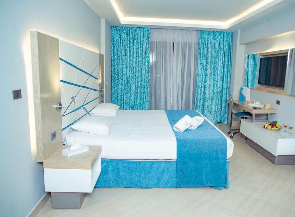 Gravity Hotel & Aqua Park Hurghada  Families and Couples Only — Hotel rooms in Hurghada, Red Sea