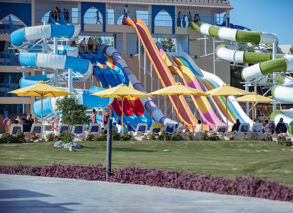 Gravity Hotel & Aqua Park Hurghada  Families and Couples Only — Swimming pool in Hurghada, Red Sea