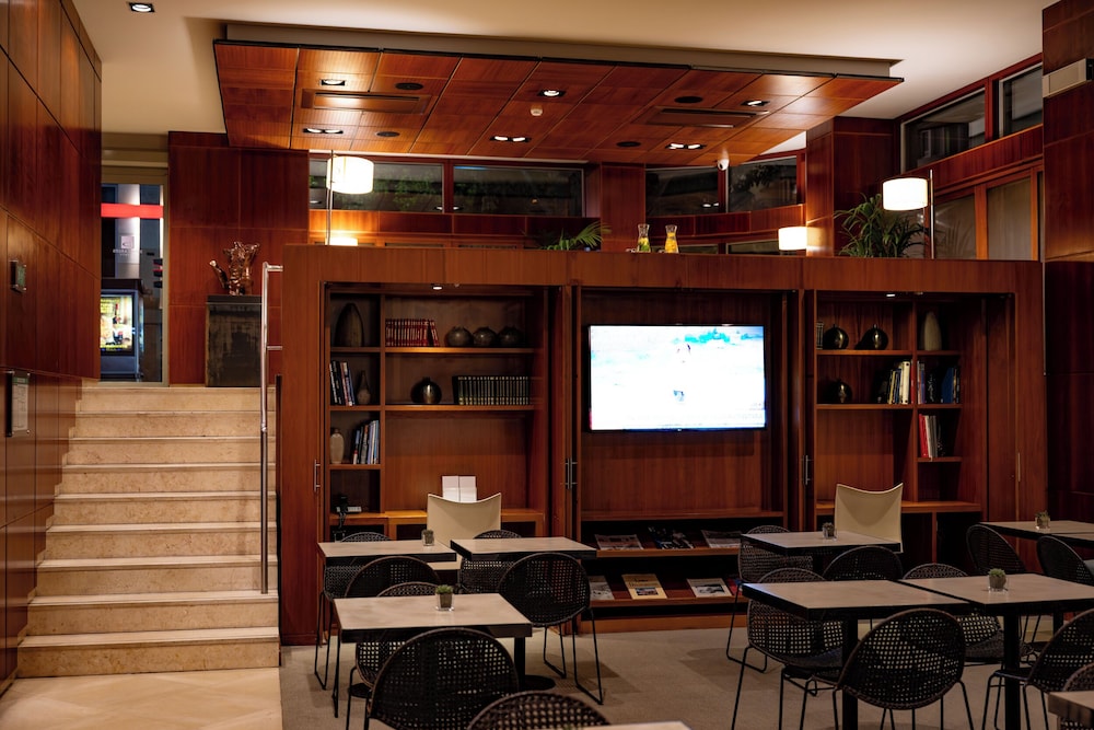 Dom Carlos Liberty Hotel — Restaurant & bars in Lisbon, Lisboa