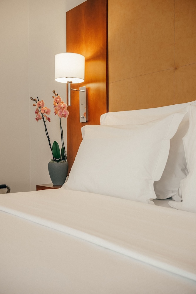 Dom Carlos Liberty Hotel — Hotel rooms in Lisbon, Lisboa