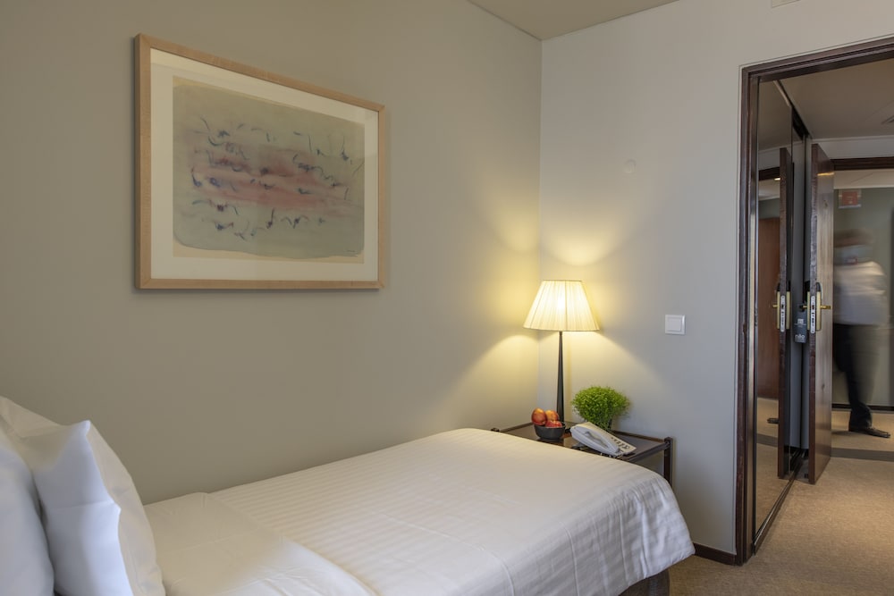 Hotel Dom Carlos Park — Hotel rooms in Lisbon, Lisboa