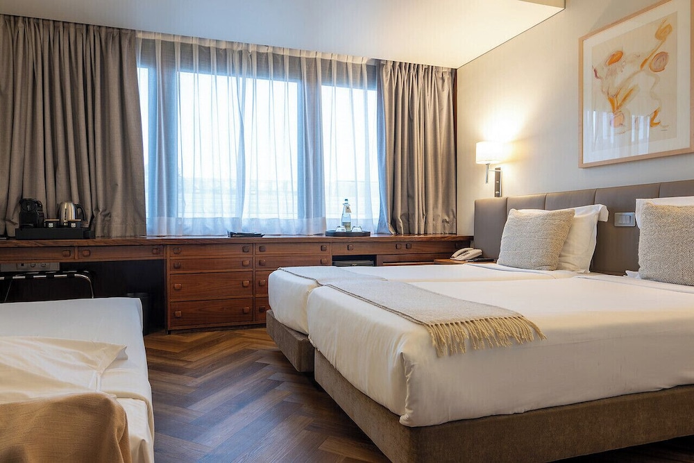 Hotel Dom Carlos Park — Hotel rooms in Lisbon, Lisboa