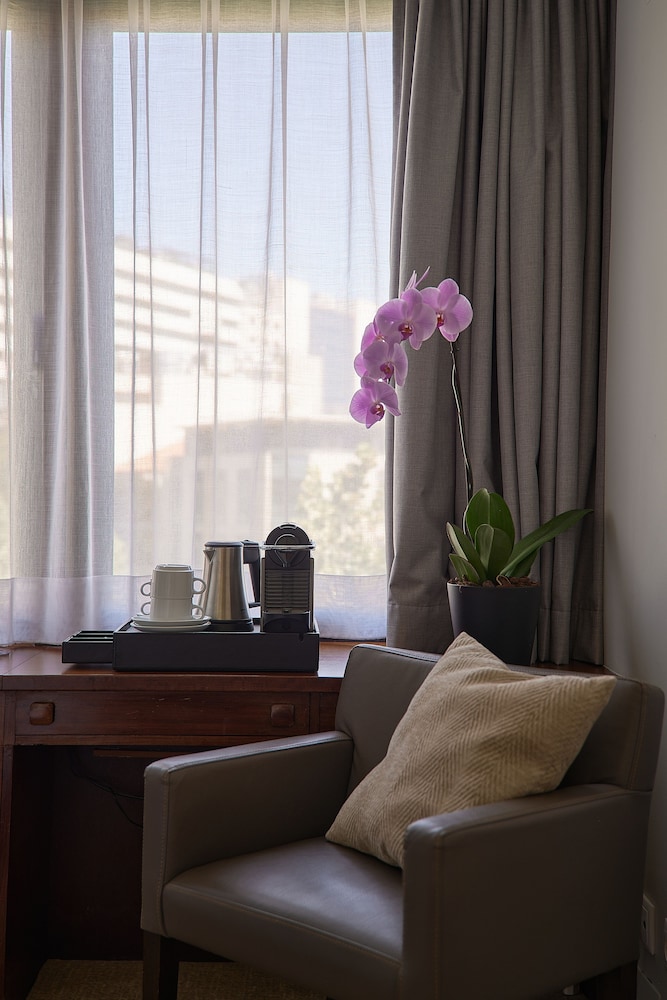 Hotel Dom Carlos Park — Hotel rooms in Lisbon, Lisboa