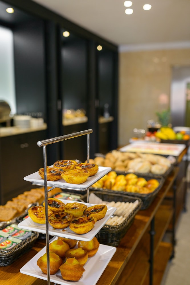 Hotel Dom Carlos Park — Restaurant & bars in Lisbon, Lisboa