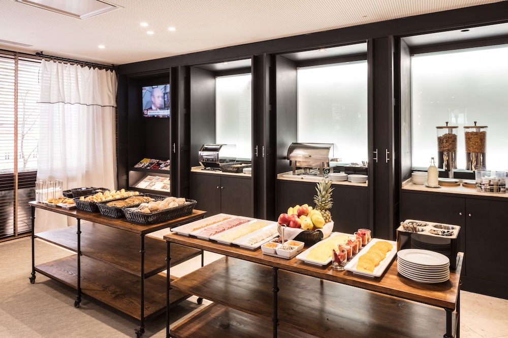 Hotel Dom Carlos Park — Restaurant & bars in Lisbon, Lisboa