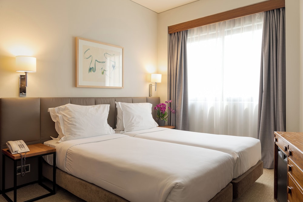 Hotel Dom Carlos Park — Hotel rooms in Lisbon, Lisboa