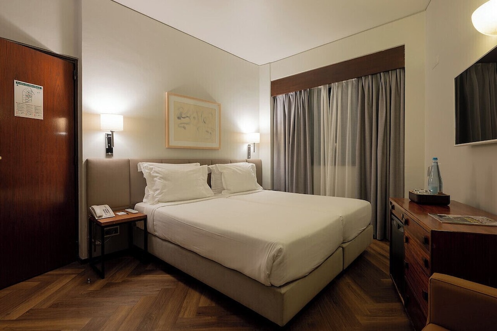 Hotel Dom Carlos Park — Hotel rooms in Lisbon, Lisboa