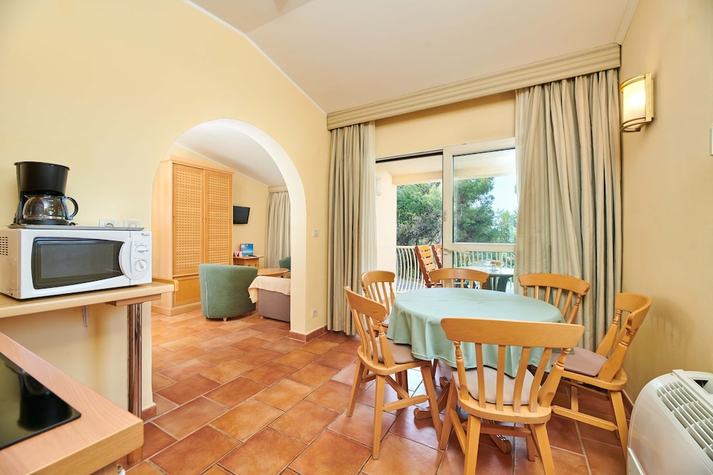 Apartments Bellevue Plava Laguna — Hotel rooms in Poreč, Istria