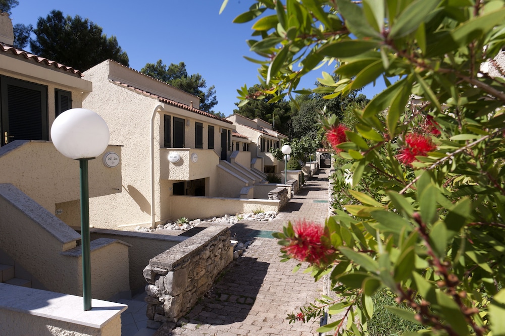 Apartments Bellevue Plava Laguna — Hotel building in Poreč, Istria