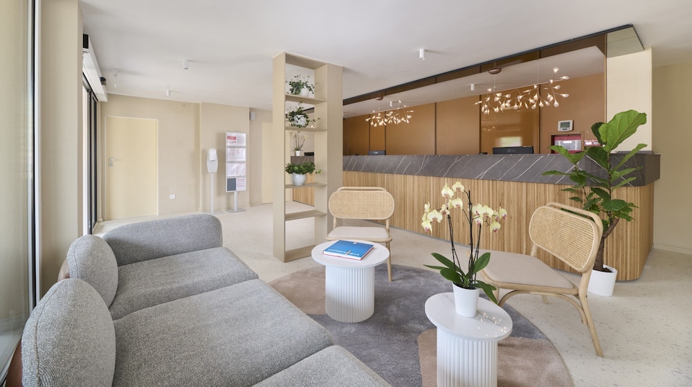 Apartments Bellevue Plava Laguna — Hotel building in Poreč, Istria