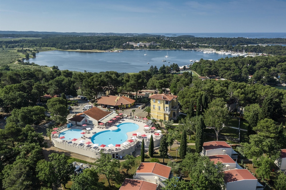 Apartments Bellevue Plava Laguna — Main photo in Poreč, Istria