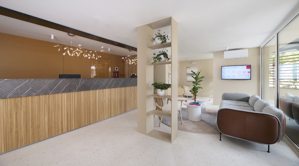 Apartments Bellevue Plava Laguna — Hotel building in Poreč, Istria