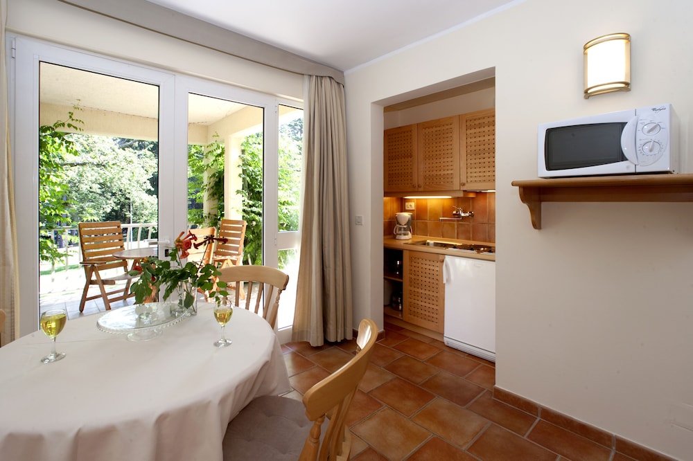 Apartments Bellevue Plava Laguna — Hotel rooms in Poreč, Istria
