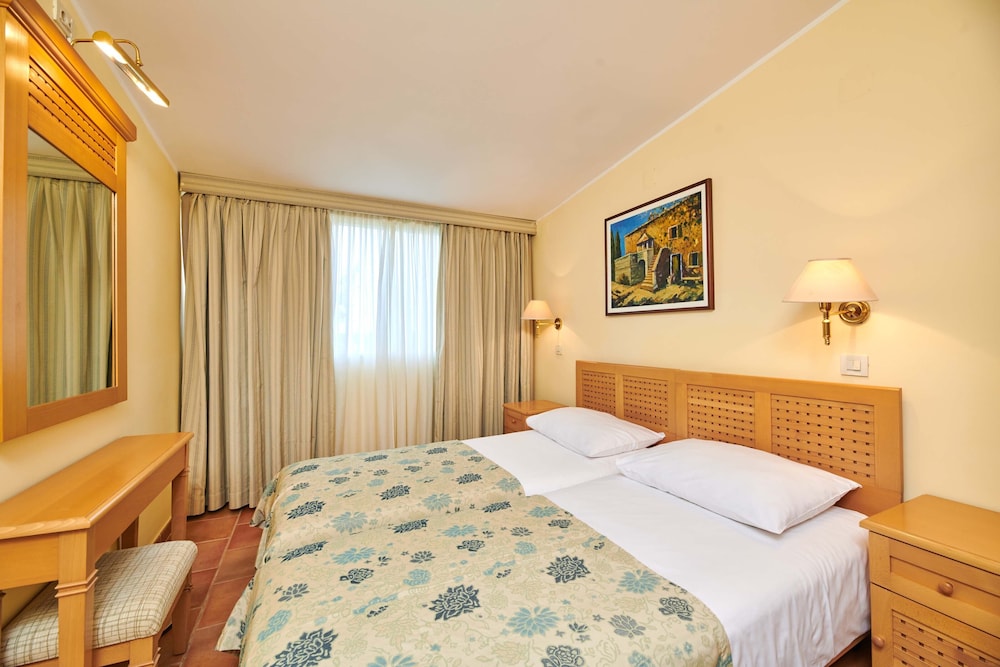 Apartments Bellevue Plava Laguna — Hotel rooms in Poreč, Istria