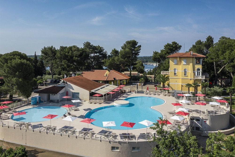 Apartments Bellevue Plava Laguna — Swimming pool in Poreč, Istria