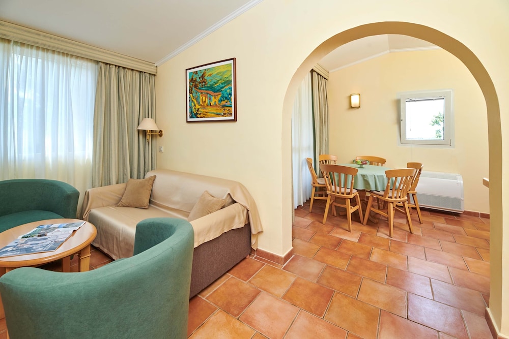 Apartments Bellevue Plava Laguna — Hotel rooms in Poreč, Istria